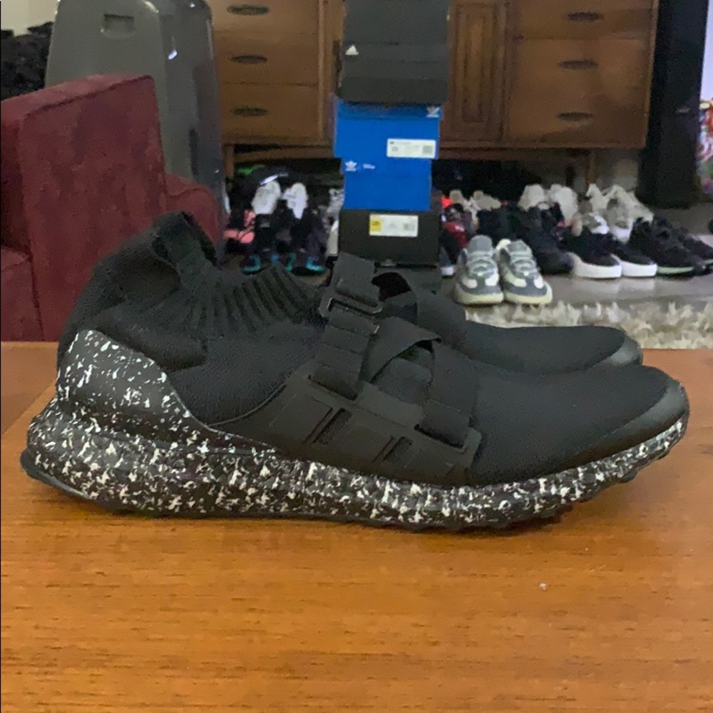 HYKE UltraBoost AH-001